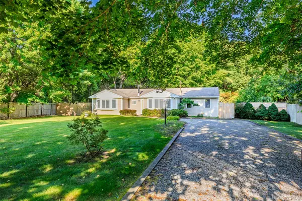 797 Waverly AVE, Holtsville, NY 11742