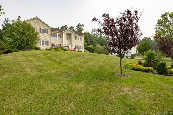 192 E Hook RD, Hopewell Junction, NY 12533