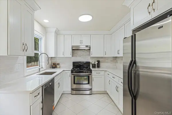 104 Fairfield AVE, Port Washington, NY 11050