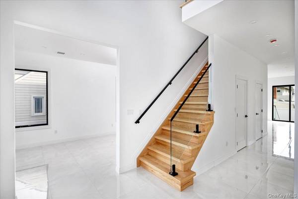544 Arlington RD, Cedarhurst, NY 11516