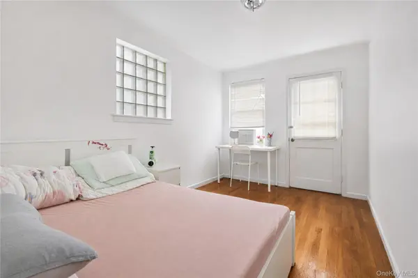 62-42 Main ST, Flushing, NY 11367