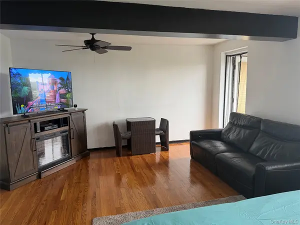 86-10 151 AVE #6N, Howard Beach, NY 11414