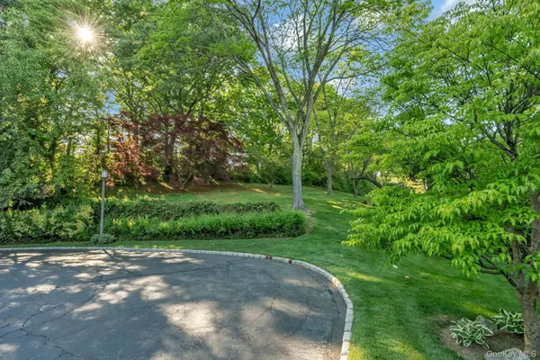 177 Gannet CT #Belaire, Manhasset, NY 11030