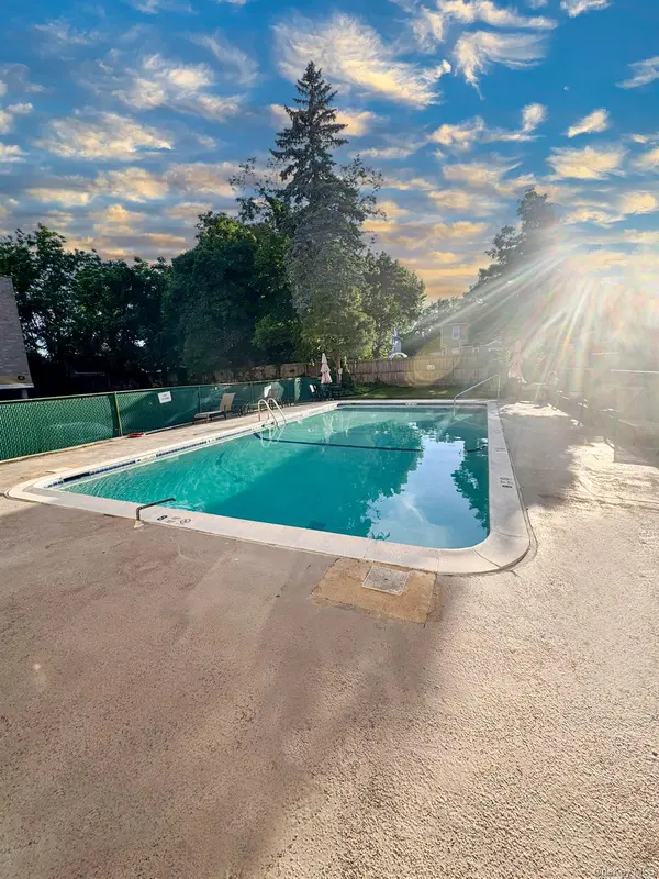 157 Hempstead AVE #c14, Lynbrook, NY 11563