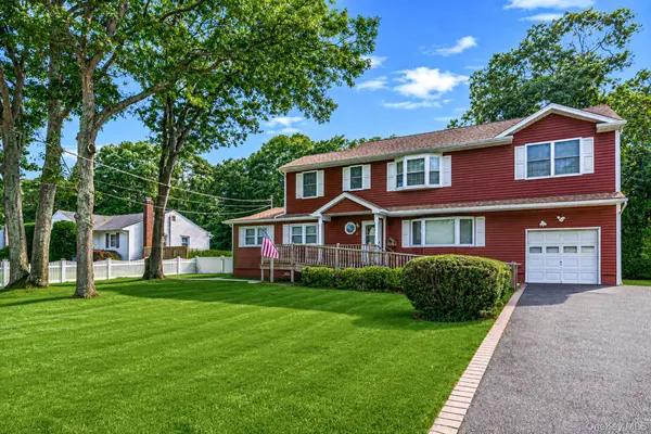 26 Wilstan AVE, Patchogue, NY 11772