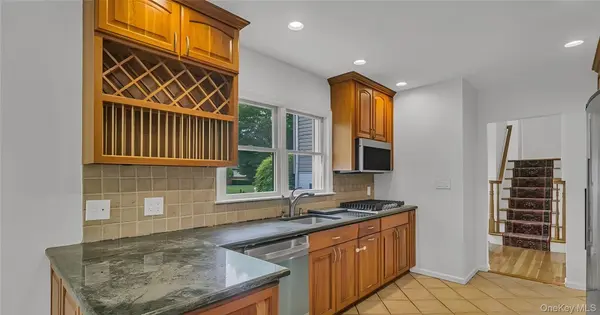136 Lee RD, Garden City, NY 11530