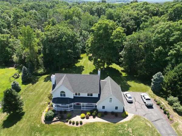 59 Hollyberry DR, Hopewell Junction, NY 12533