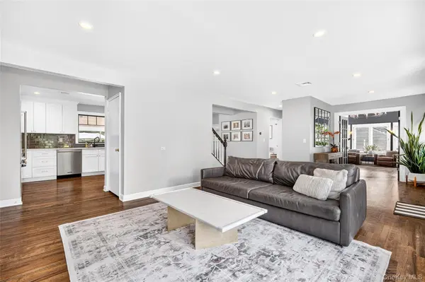 3 Augusta PL, White Plains, NY 10603