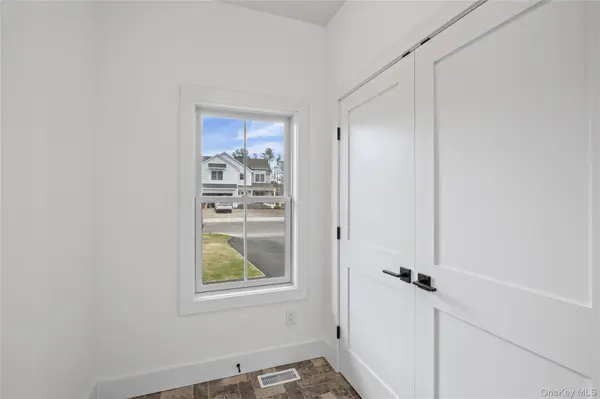 11 Colonels PATH, Manorville, NY 11949