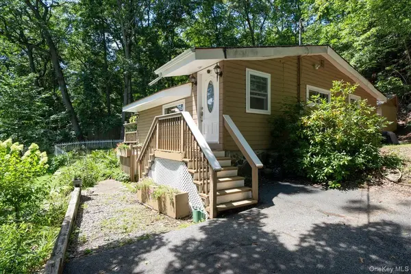42 Deer TRL, Greenwood Lake, NY 10925