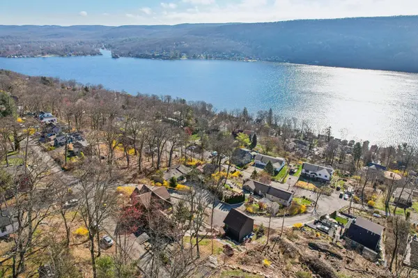 42 Deer TRL, Greenwood Lake, NY 10925