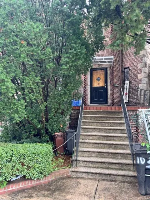 1038 Esplanade AVE, Bronx, NY 10461