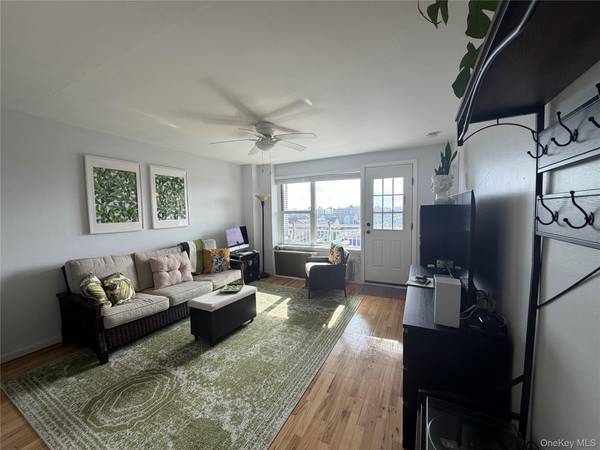 855 E Broadway #5G, Long Beach, NY 11561