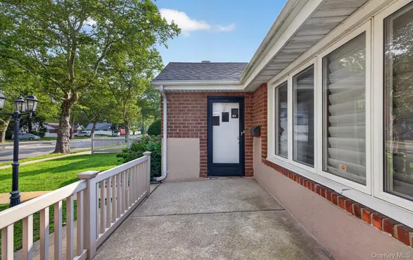 375 Peninsula BLVD, Lynbrook, NY 11563