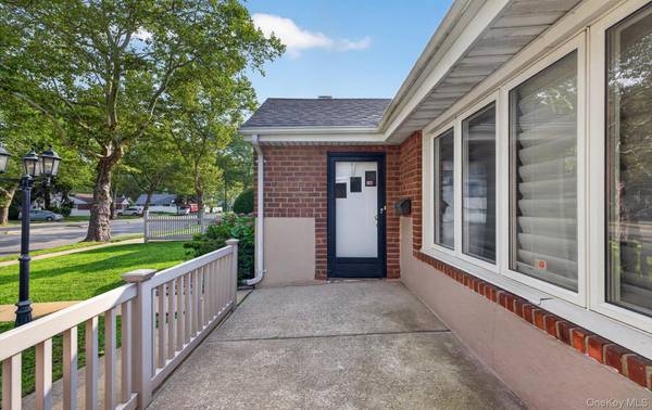 375 Peninsula BLVD, Lynbrook, NY 11563