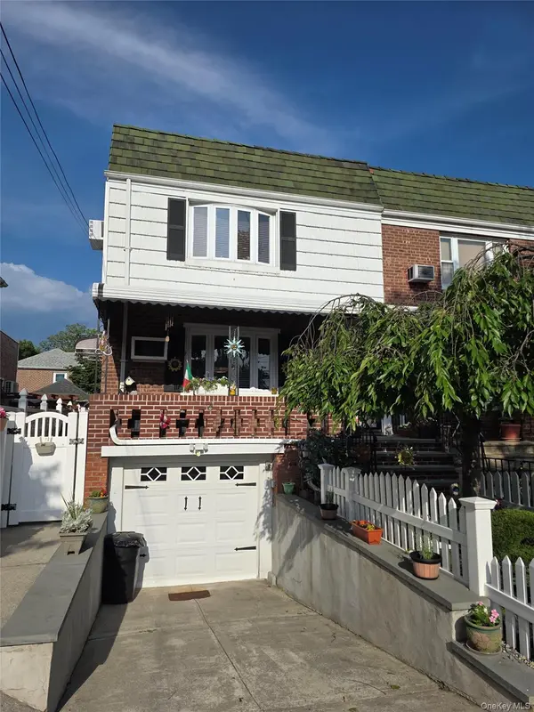 4223 194th ST, Flushing, NY 11358