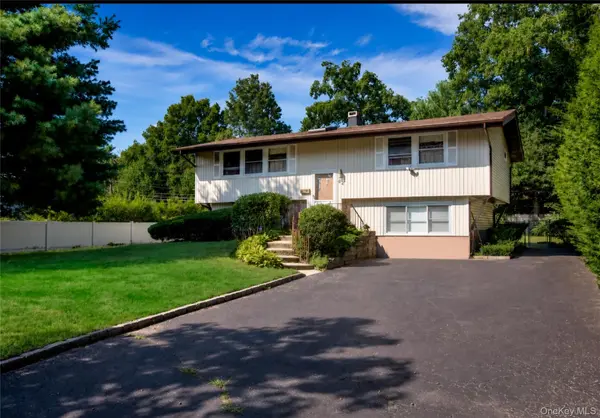 24 Deepdale DR, Commack, NY 11725