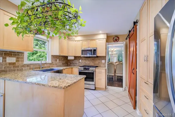 22 Concord DR, New City, NY 10956
