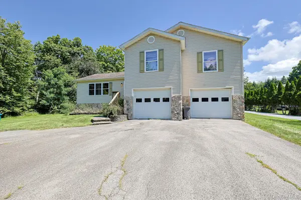 96 Velie RD, Lagrangeville, NY 12540