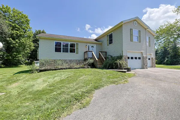96 Velie RD, Lagrangeville, NY 12540