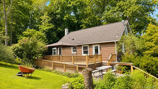 7 Lyceum RD, Lagrangeville, NY 12540