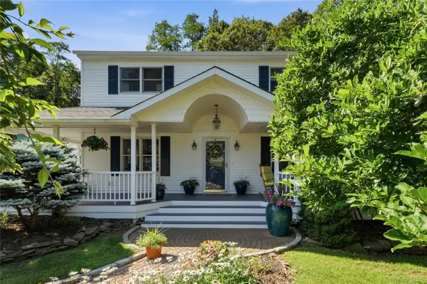 8 Harrison AVE, East Setauket, NY 11733