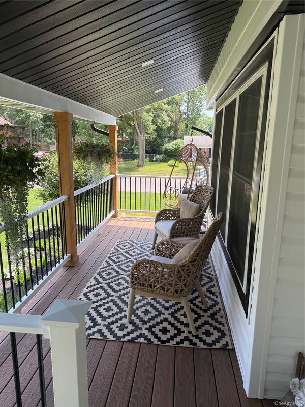 29 Rolling Hills DR, Ridge, NY 11961