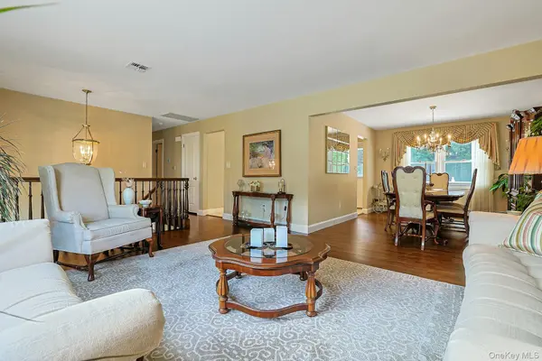 12 Pine DR, Stony Point, NY 10980