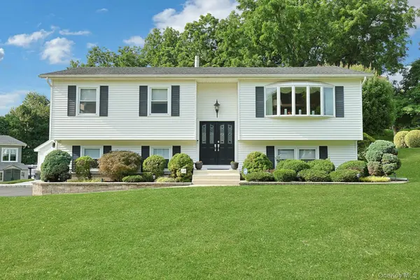 12 Pine DR, Stony Point, NY 10980