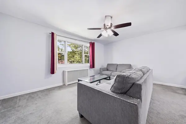 985 Fenwood DR #3, Valley Stream, NY 11580