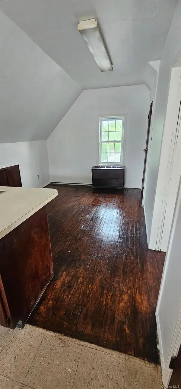 70 Washington AVE #3rd Floor Apt, Suffern, NY 10901