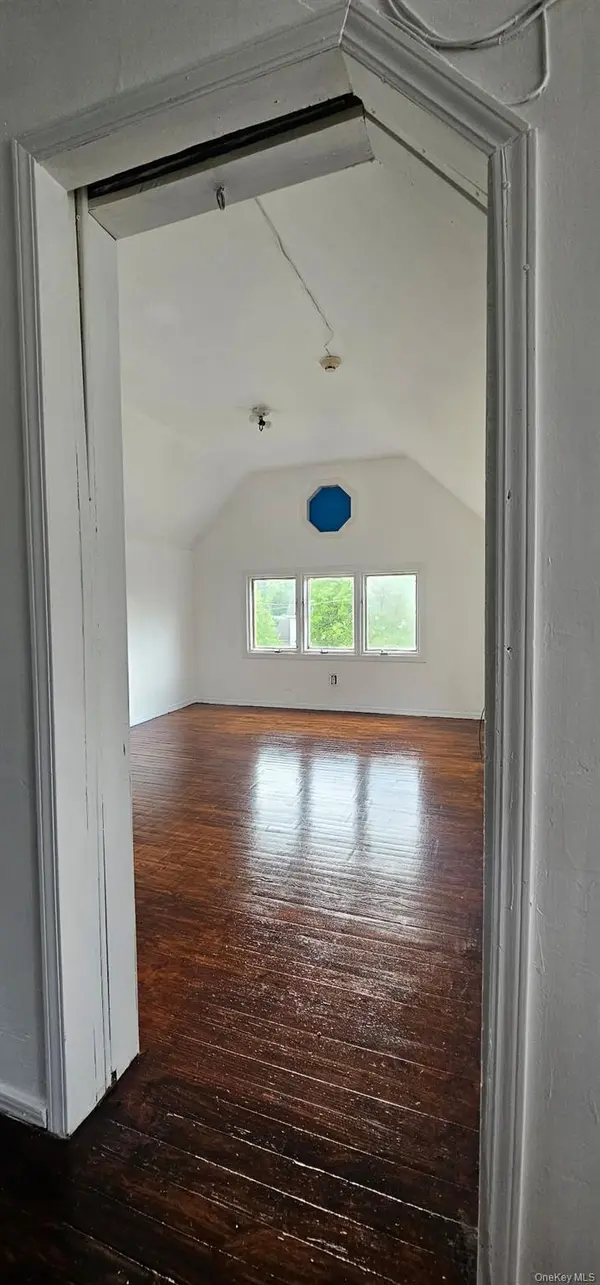70 Washington AVE #3rd Floor Apt, Suffern, NY 10901