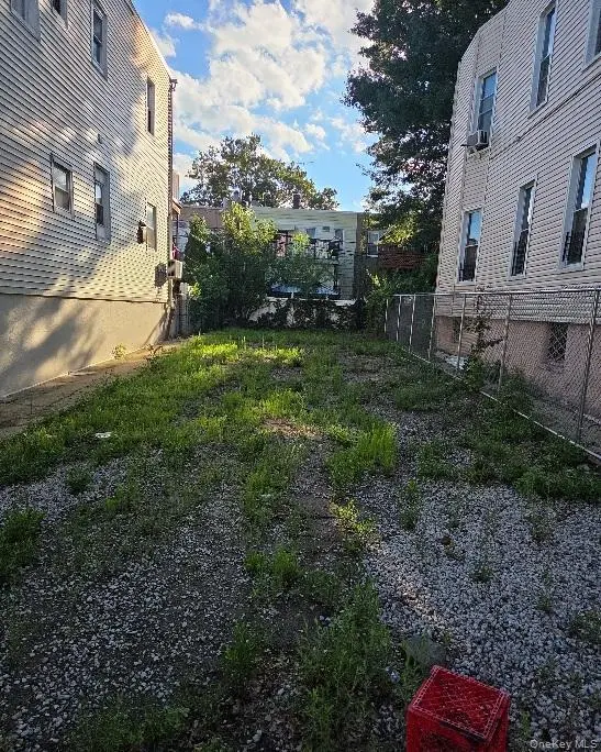 1923 Barnes AVE, Bronx, NY 10462