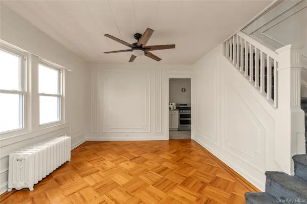 33-19 203rd ST, Bayside, NY 11361