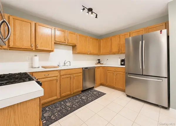 333 Prairie CT, Manorville, NY 11949