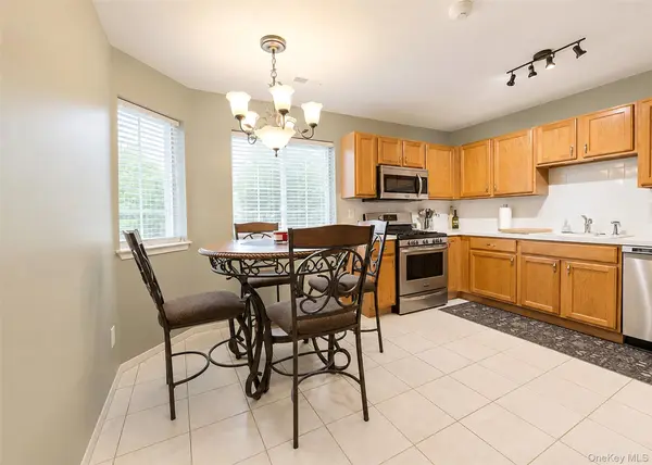 333 Prairie CT, Manorville, NY 11949