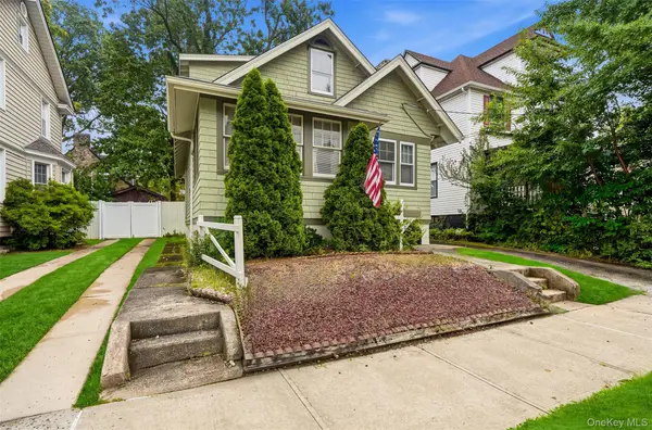 215 Demorest AVE, Staten Island, NY 10314