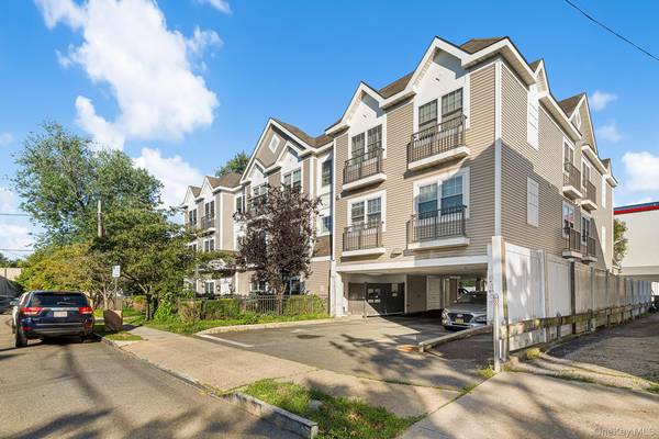5 Minerva PL #2C, White Plains, NY 10601