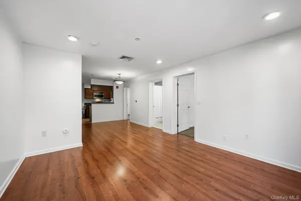 5 Minerva PL #2C, White Plains, NY 10601