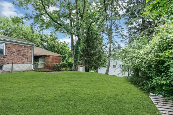 36B Avenue A, Port Washington, NY 11050