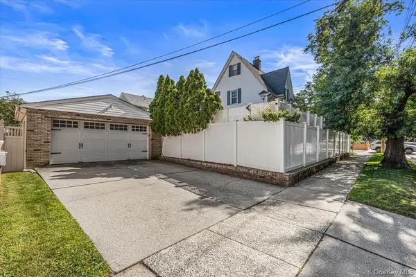 1003 149th ST, Whitestone, NY 11357