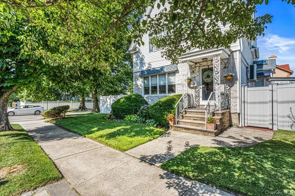 1003 149th ST, Whitestone, NY 11357