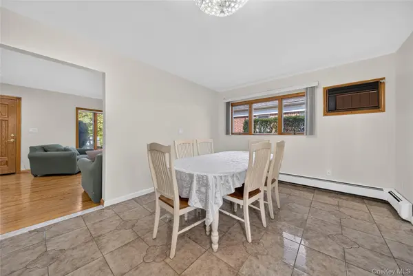 612 Marcellus RD, Williston Park, NY 11596