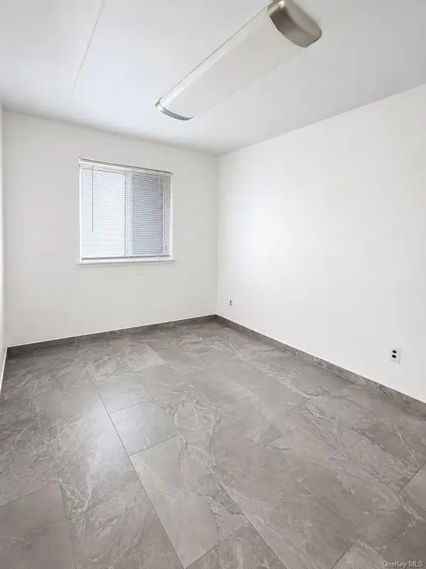 12215 25 RD, College Point, NY 11354
