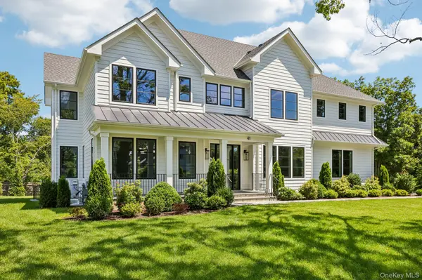 41 Potters LN, New Rochelle, NY 10805