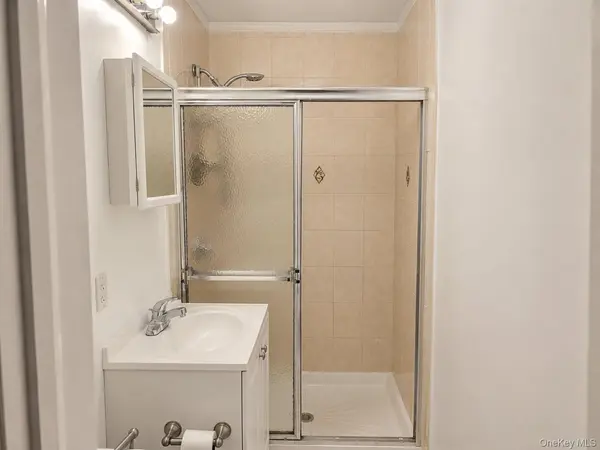 71-08 162 Street #1R, Fresh Meadows, NY 11365