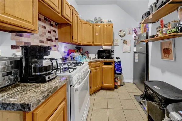1546 Leland AVE, Bronx, NY 10460