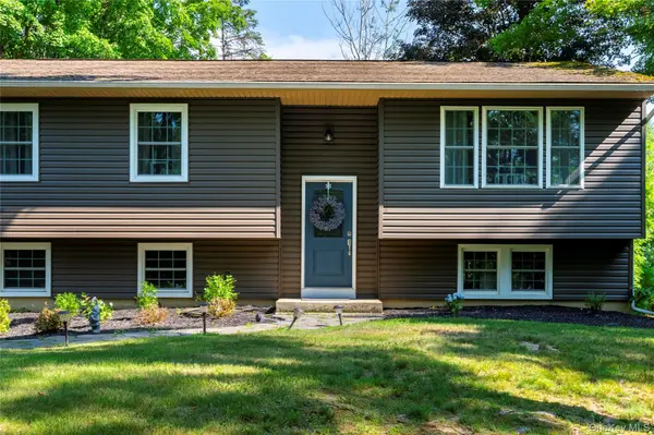 71 W Pine RD, Staatsburg, NY 12580
