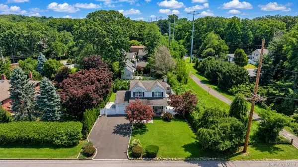 105 Harrison AVE, Miller Place, NY 11764