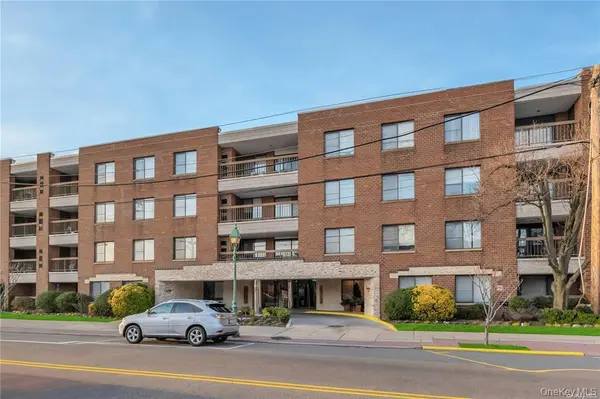 376 Central AVE #2N, Lawrence, NY 11559